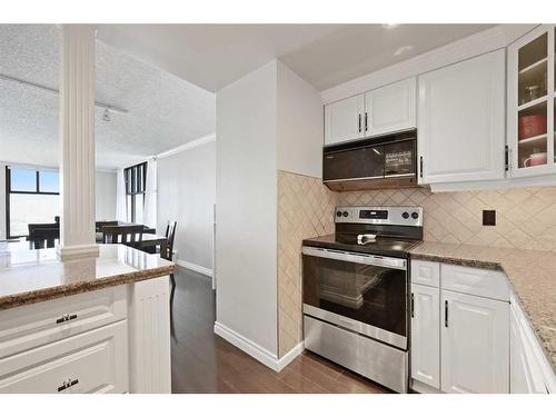 1505-1100 8 Avenue Sw, Calgary, AB - Indoor Photo Showing Kitchen