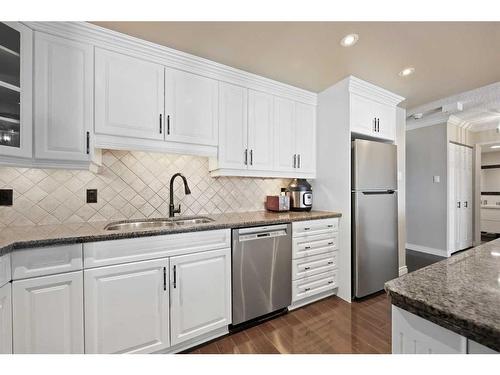 1505-1100 8 Avenue Sw, Calgary, AB - Indoor Photo Showing Kitchen With Stainless Steel Kitchen With Double Sink With Upgraded Kitchen