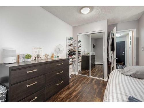 502-1033 15 Avenue Sw, Calgary, AB - Indoor Photo Showing Bedroom