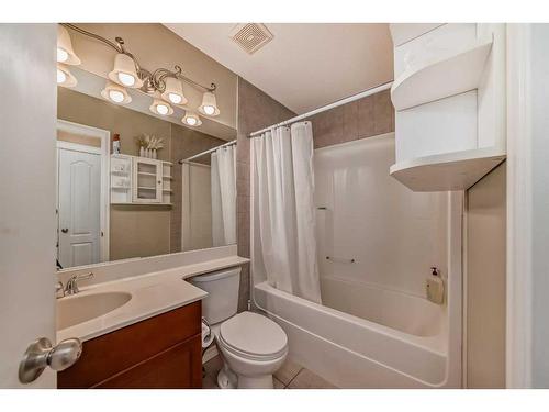 344 West Creek Boulevard, Chestermere, AB - Indoor Photo Showing Bathroom