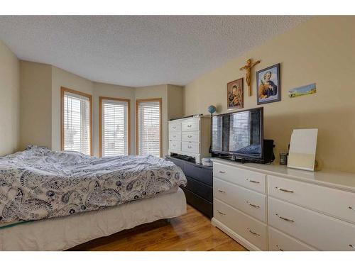 244 Fresno Place Ne, Calgary, AB - Indoor Photo Showing Bedroom