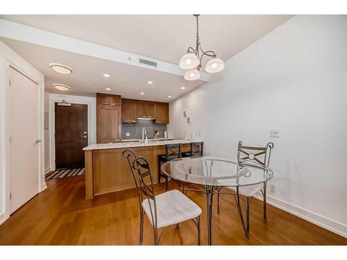 1726-222 Riverfront Avenue Sw, Calgary, AB - Indoor Photo Showing Dining Room