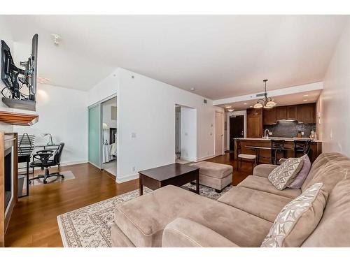 1726-222 Riverfront Avenue Sw, Calgary, AB - Indoor Photo Showing Living Room