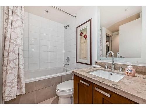 1726-222 Riverfront Avenue Sw, Calgary, AB - Indoor Photo Showing Bathroom