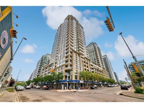 1726-222 Riverfront Avenue Sw, Calgary, AB - Outdoor With Balcony With Facade