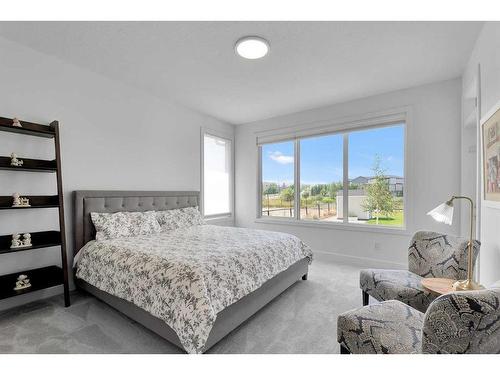 21 Cimarron Estates Gate, Okotoks, AB - Indoor Photo Showing Kitchen With Double Sink With Upgraded Kitchen