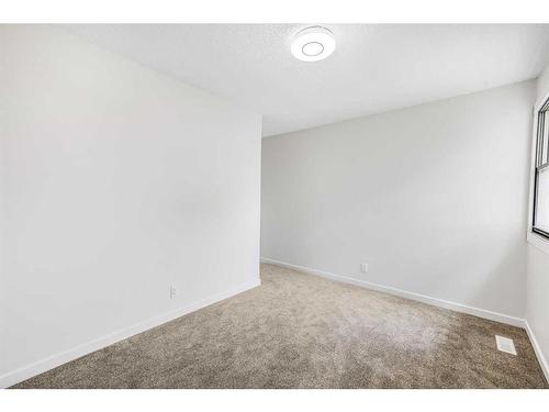 6740 Temple Drive Ne, Calgary, AB - Indoor Photo Showing Other Room