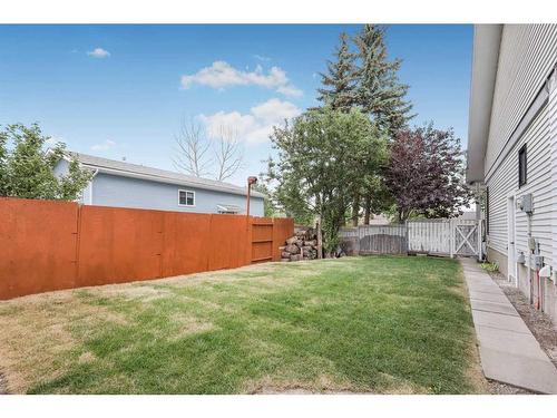 6740 Temple Drive Ne, Calgary, AB - Outdoor