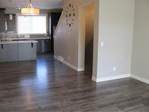 1559 Symons Valley Parkway Nw, Calgary, AB - Indoor Photo Showing Kitchen