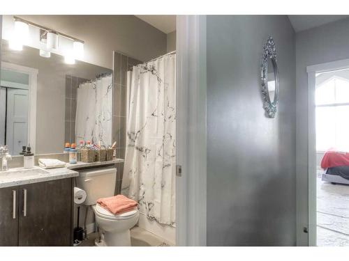 1559 Symons Valley Parkway Nw, Calgary, AB - Indoor Photo Showing Bathroom