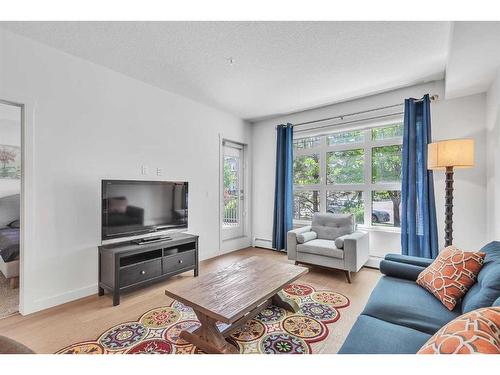 41-25 Auburn Meadows Avenue Se, Calgary, AB - Indoor Photo Showing Living Room