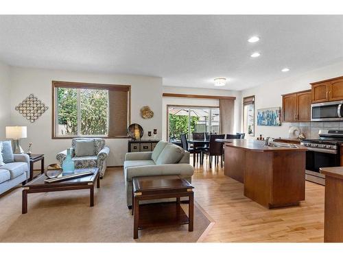 68 Cranfield Gardens Se, Calgary, AB - Indoor Photo Showing Living Room