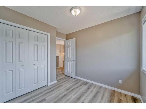 115 Hidden Creek Cove Nw, Calgary, AB - Indoor Photo Showing Other Room