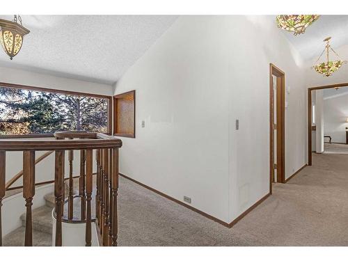 43 Pineland Close Ne, Calgary, AB - Indoor Photo Showing Living Room