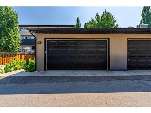 B-1312 Gladstone Road Nw, Calgary, AB - Outdoor