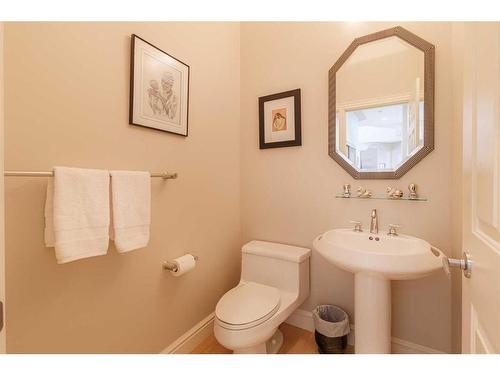 422 Candle Place Sw, Calgary, AB - Indoor Photo Showing Bathroom