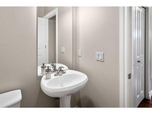 49 Kincora Glen Rise Nw, Calgary, AB - Indoor Photo Showing Bathroom