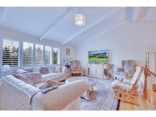 42 Lake Ere Estates, Chestermere, AB - Indoor Photo Showing Living Room