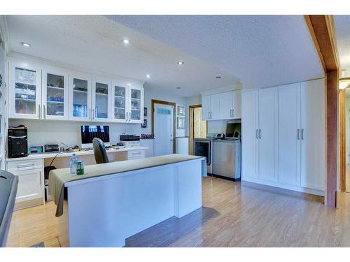 42 Lake Ere Estates, Chestermere, AB - Indoor Photo Showing Kitchen