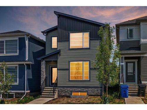 22 Amblehurst Way Nw, Calgary, AB - Outdoor