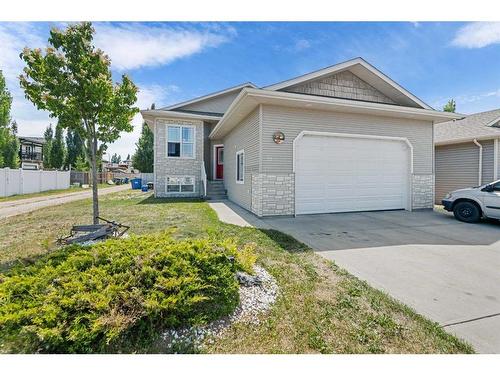 27 Ratcliffe Street, Red Deer, AB - Outdoor