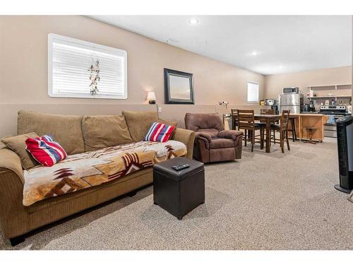 27 Ratcliffe Street, Red Deer, AB - Indoor Photo Showing Living Room