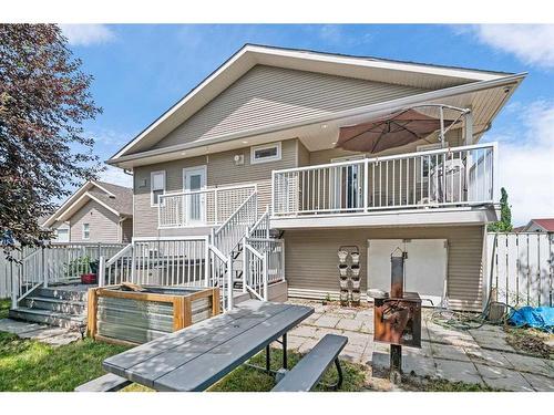 27 Ratcliffe Street, Red Deer, AB - Outdoor