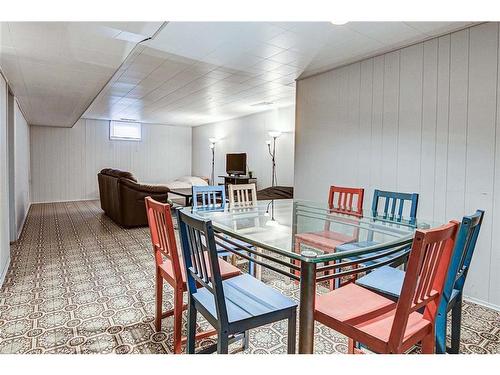 25 Rossmount Road Sw, Calgary, AB - Indoor Photo Showing Dining Room