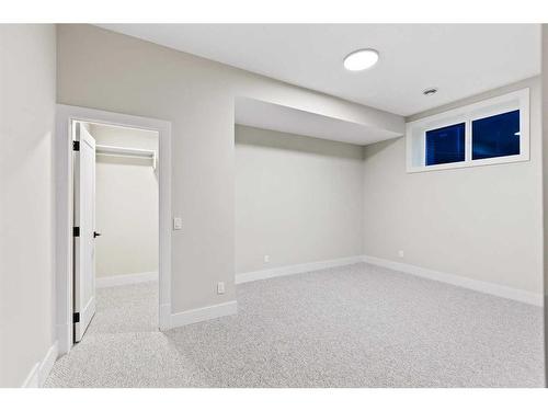 25 Stillwater Bay, Heritage Pointe, AB - Indoor Photo Showing Other Room