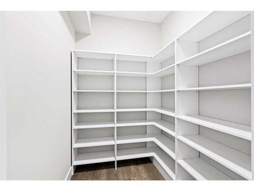 25 Stillwater Bay, Heritage Pointe, AB - Indoor With Storage