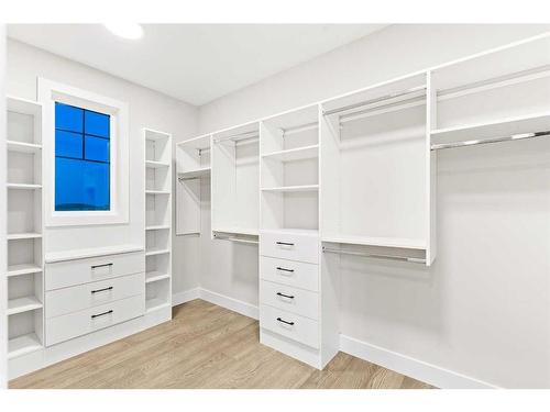 25 Stillwater Bay, Heritage Pointe, AB - Indoor With Storage