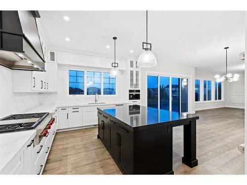 25 Stillwater Bay, Heritage Pointe, AB - Indoor Photo Showing Kitchen With Upgraded Kitchen