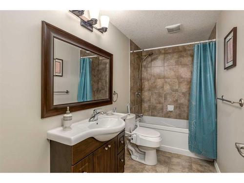 1026 Williamstown Boulevard Nw, Airdrie, AB - Indoor Photo Showing Bathroom