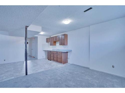 55 Falbury Crescent Ne, Calgary, AB - Indoor Photo Showing Kitchen