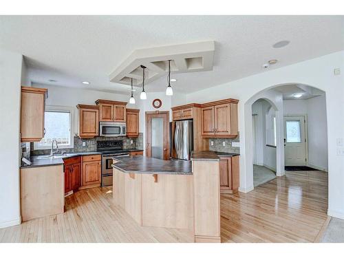 133 Evergreen Plaza Sw, Calgary, AB - Indoor Photo Showing Kitchen