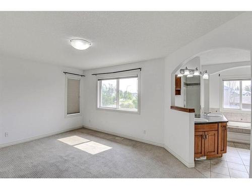 133 Evergreen Plaza Sw, Calgary, AB - Indoor Photo Showing Other Room