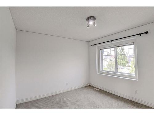 133 Evergreen Plaza Sw, Calgary, AB - Indoor Photo Showing Other Room