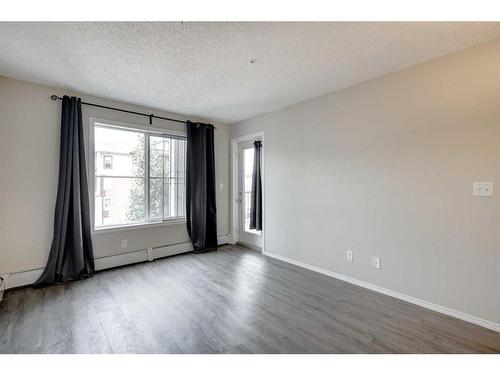 1335-81 Legacy Boulevard Se, Calgary, AB - Indoor Photo Showing Other Room