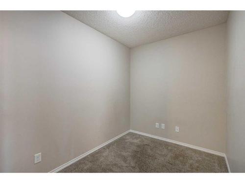 1335-81 Legacy Boulevard Se, Calgary, AB - Indoor Photo Showing Other Room