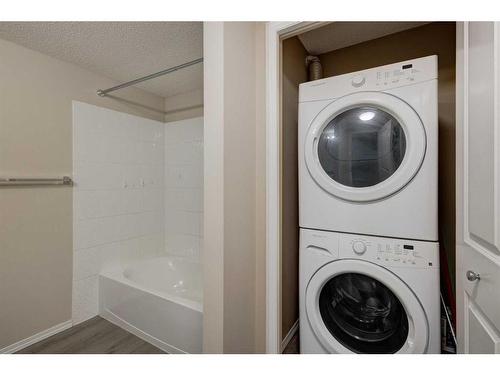 1335-81 Legacy Boulevard Se, Calgary, AB - Indoor Photo Showing Laundry Room