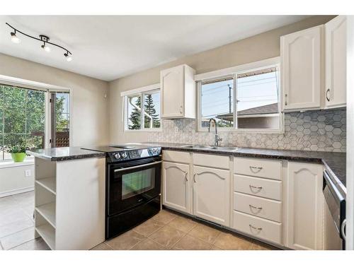 8247 4A Street Sw, Calgary, AB - Indoor Photo Showing Kitchen