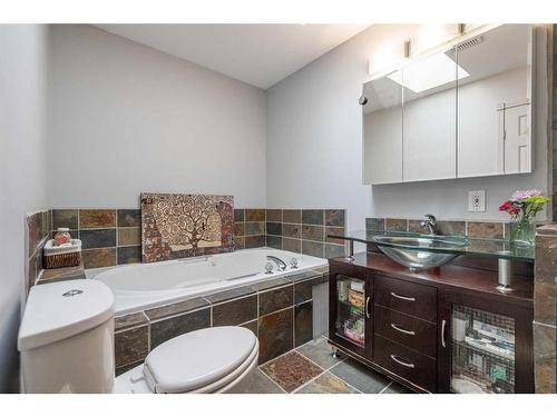 8247 4A Street Sw, Calgary, AB - Indoor Photo Showing Bathroom