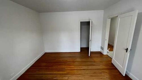 1402 4 Street Nw, Calgary, AB - Indoor Photo Showing Other Room