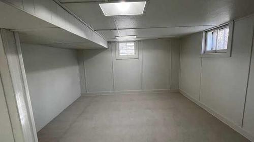 1402 4 Street Nw, Calgary, AB - Indoor Photo Showing Basement