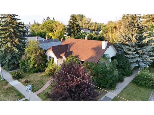 1402 4 Street Nw, Calgary, AB - Outdoor