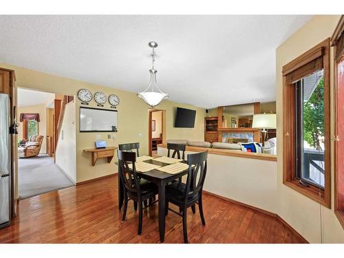 75 Schubert Hill Nw, Calgary, AB - Indoor Photo Showing Dining Room