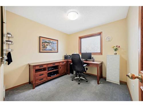 75 Schubert Hill Nw, Calgary, AB - Indoor Photo Showing Other Room