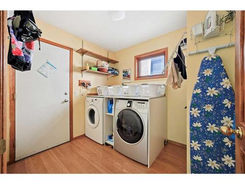 75 Schubert Hill Nw, Calgary, AB - Indoor Photo Showing Laundry Room