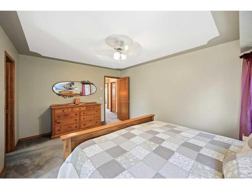 75 Schubert Hill Nw, Calgary, AB - Indoor Photo Showing Bedroom