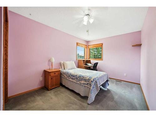 75 Schubert Hill Nw, Calgary, AB - Indoor Photo Showing Bedroom